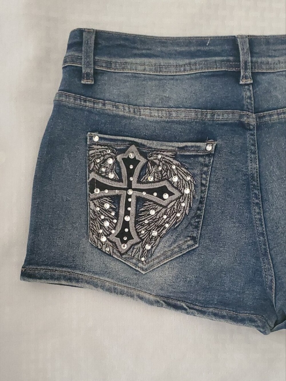 ROMWE Dark Blue Studded Cross Back Pocket Jean Shorts Size L - Picture 2 of 9